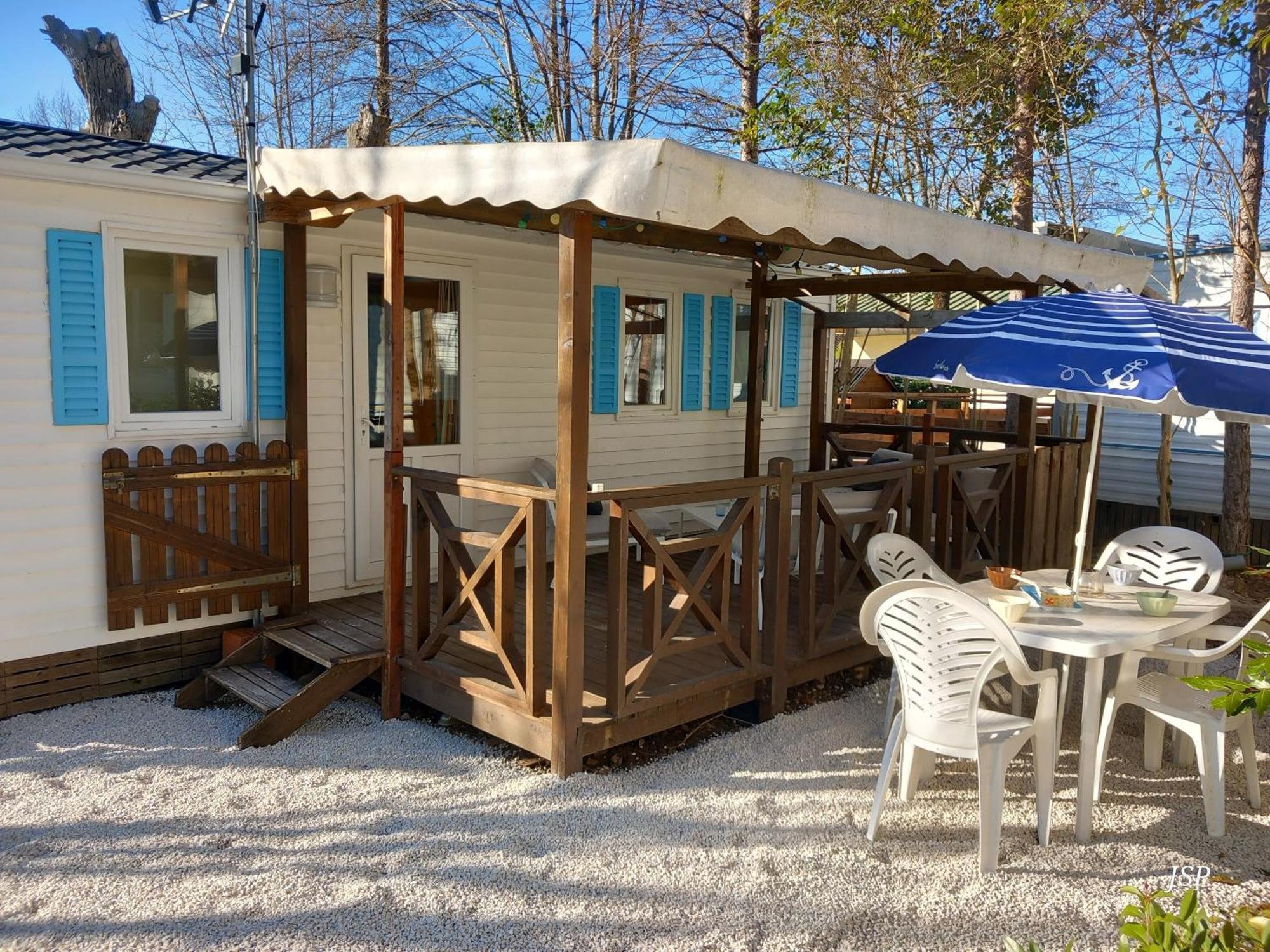Mobilhome Les Volets Bleus Vaudreuille Екстериор снимка